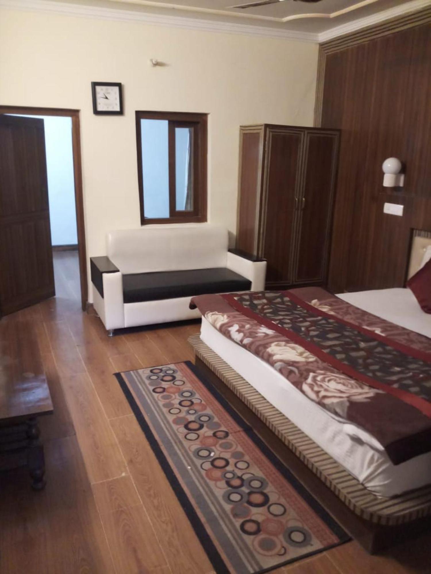 Goroomgo Moon Nainital Near Naini Lake - Parking & Lift Facilities -Hygiene And Spacious Room - Best Seller Exterior photo