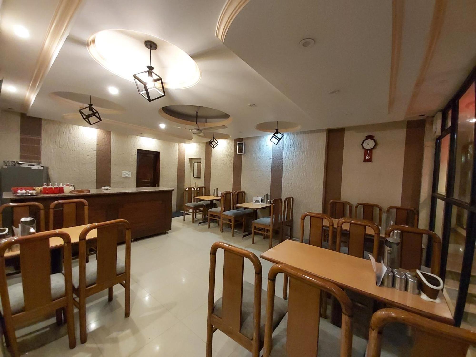 Goroomgo Moon Nainital Near Naini Lake - Parking & Lift Facilities -Hygiene And Spacious Room - Best Seller Exterior photo