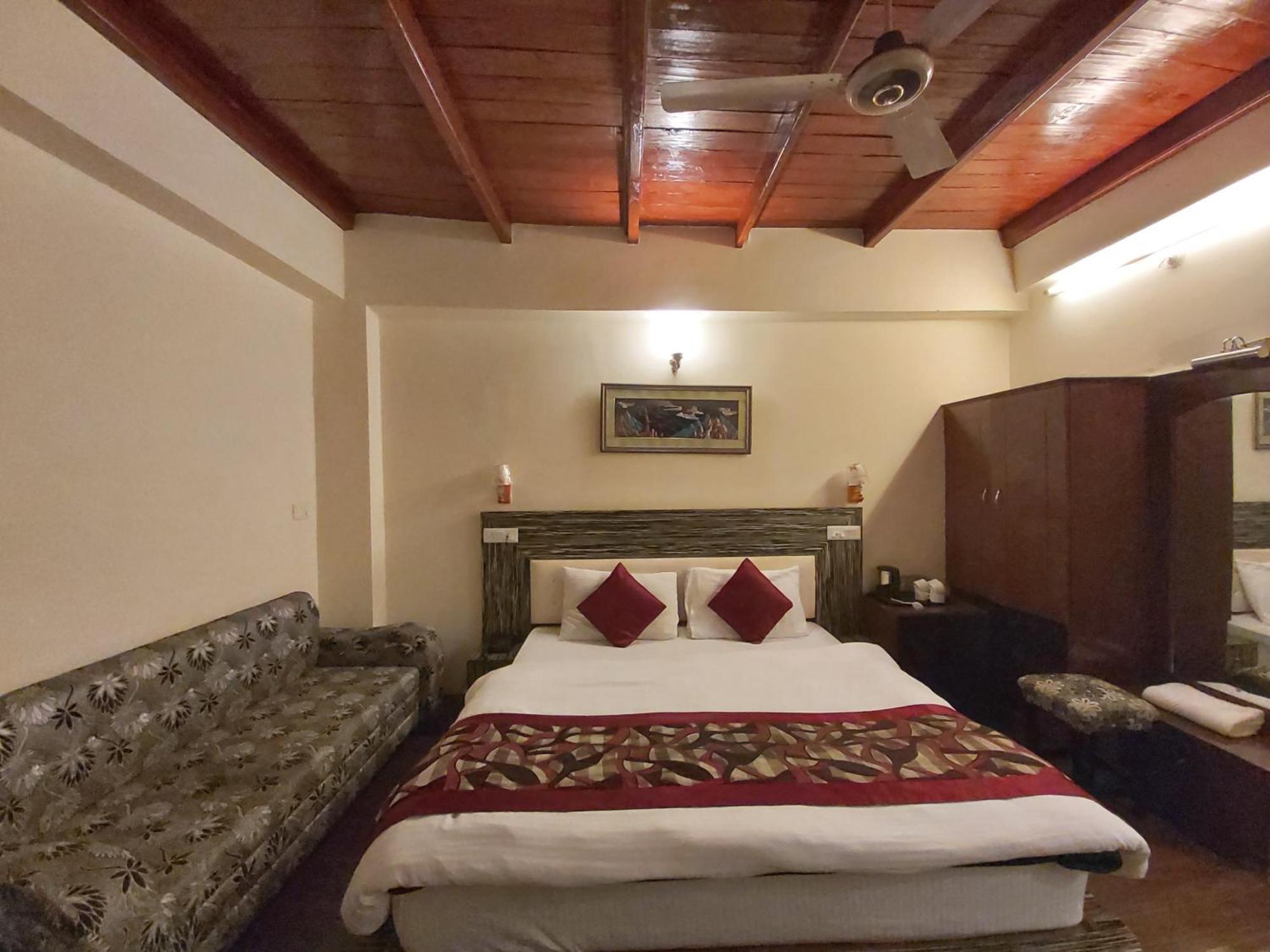 Goroomgo Moon Nainital Near Naini Lake - Parking & Lift Facilities -Hygiene And Spacious Room - Best Seller Exterior photo