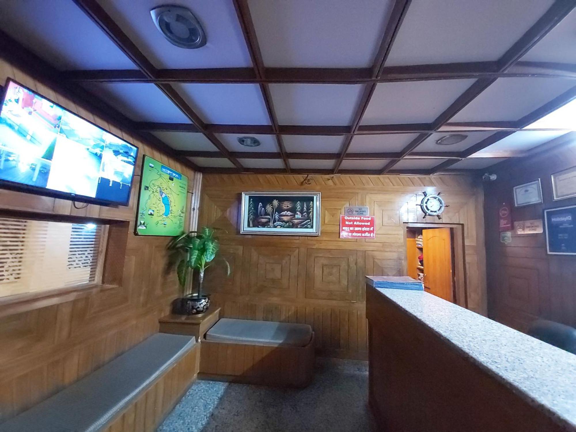 Goroomgo Moon Nainital Near Naini Lake - Parking & Lift Facilities -Hygiene And Spacious Room - Best Seller Exterior photo