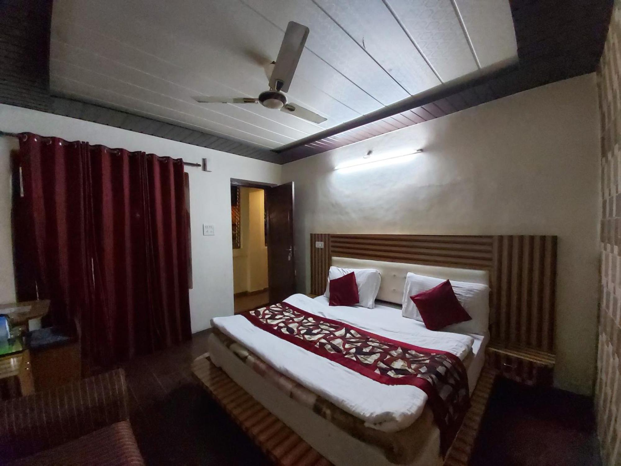Goroomgo Moon Nainital Near Naini Lake - Parking & Lift Facilities -Hygiene And Spacious Room - Best Seller Exterior photo